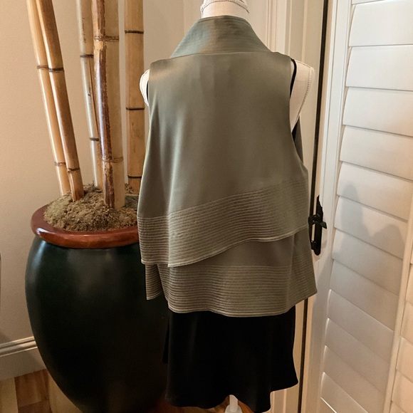 Halston Heritage Vest - Picture 3 of 12